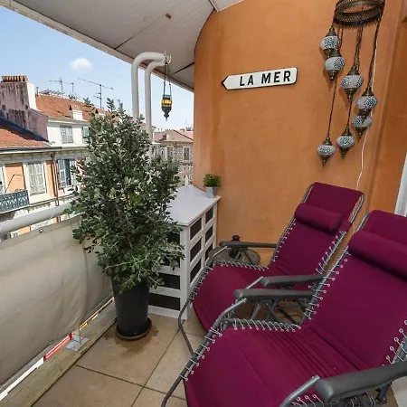 Elegant In With Balcony Lejlighed