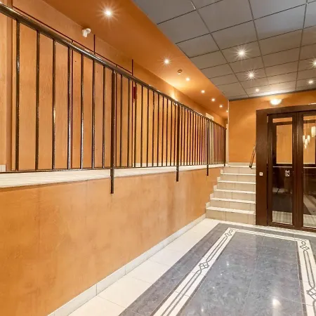 Elegant In With Balcony *